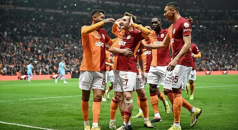 Galatasaray tahtı bırakmadı