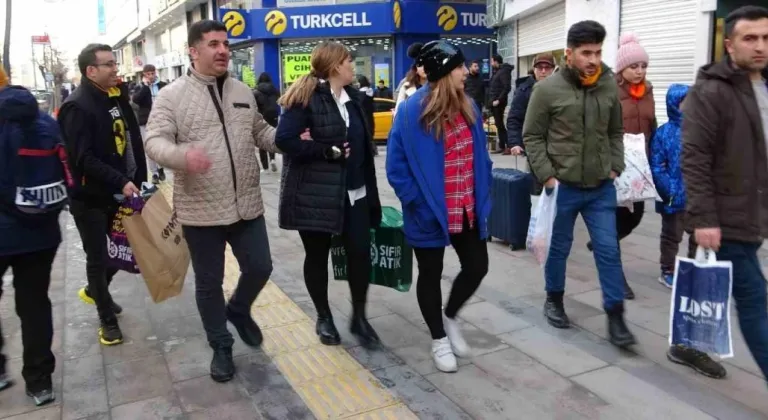 İran’daki 4 günlük tatil Van esnafının yüzünü güldürdü