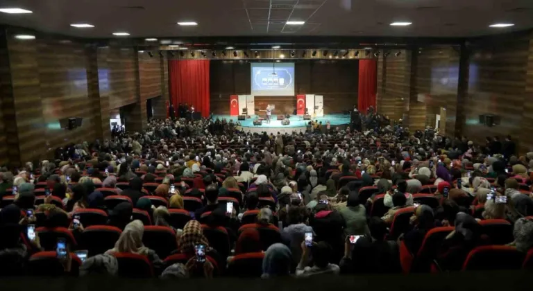 Van’da Sonsuzluk Kervanı programına yoğun katılım